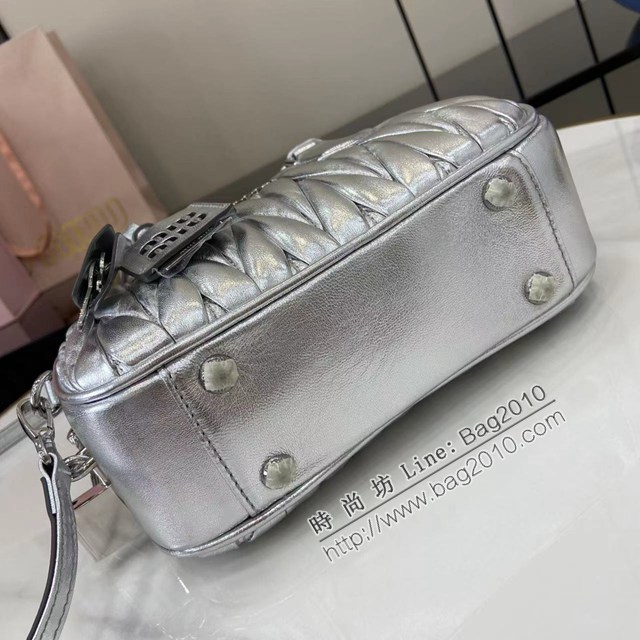 MIU MIU專櫃繆繆最新款小號保齡球手提包/斜挎包 jh2896型號：5BB123